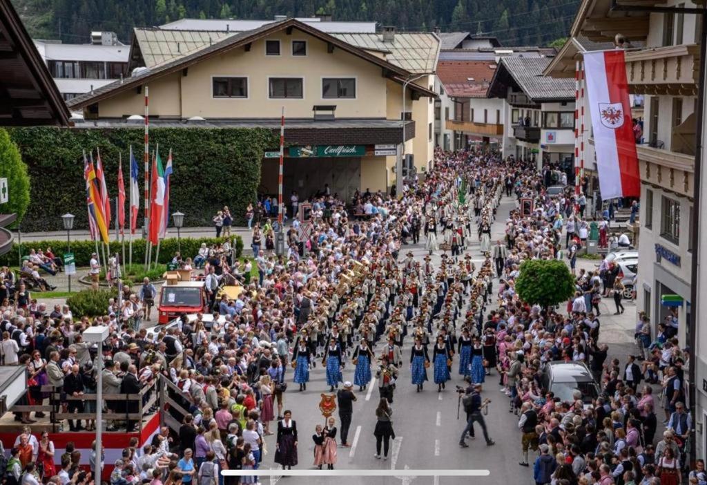 Gasthof Hotel Kirchenwirt Zell am Ziller Bagian luar foto