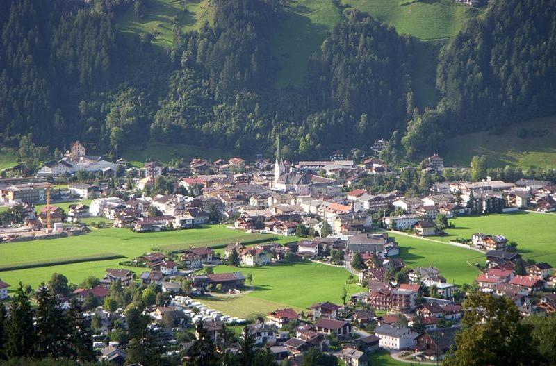 Gasthof Hotel Kirchenwirt Zell am Ziller Bagian luar foto